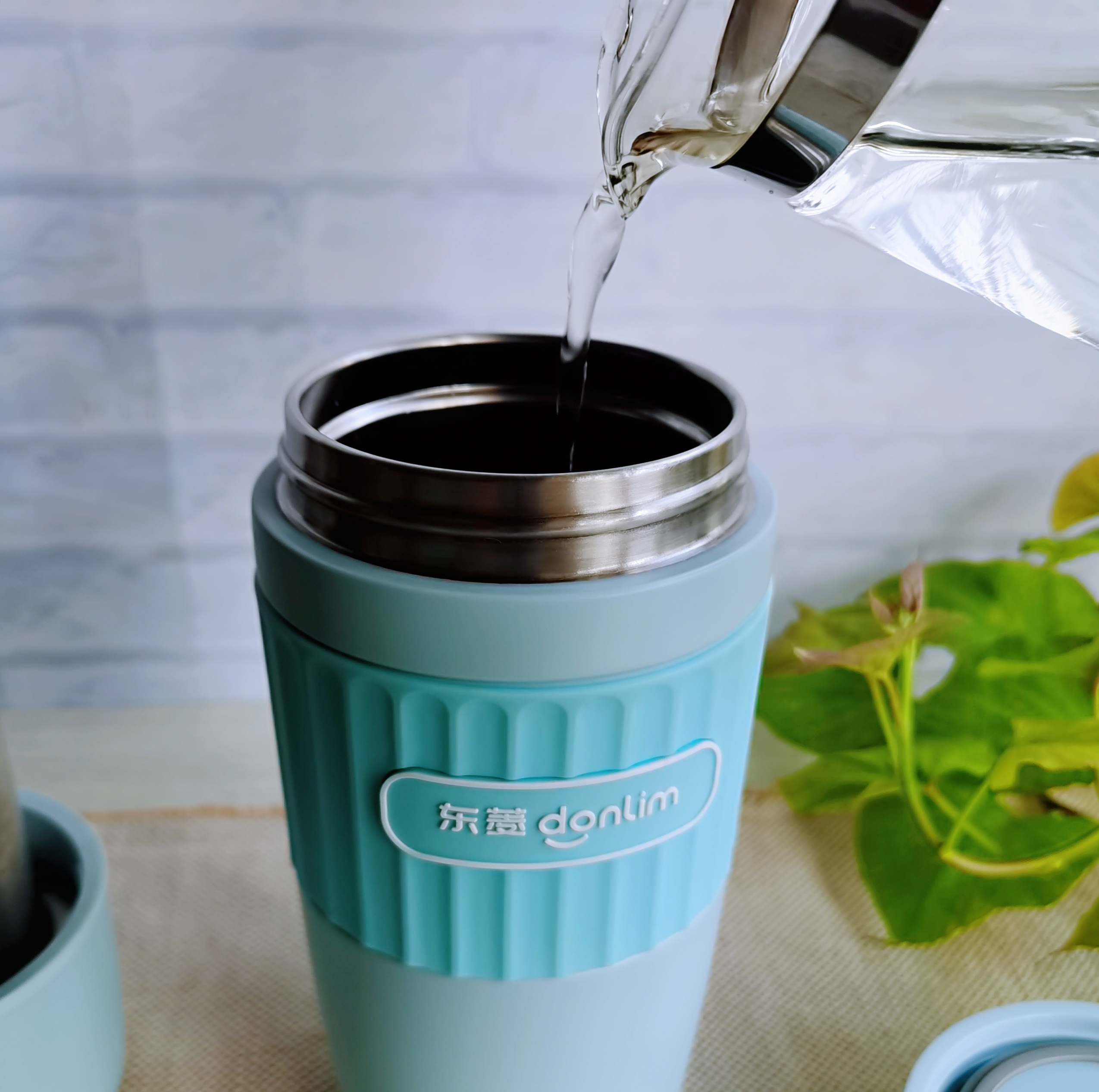 这个网红全能小杯一键搞定红枣豆米糊，开盖即饮，一杯元气满满