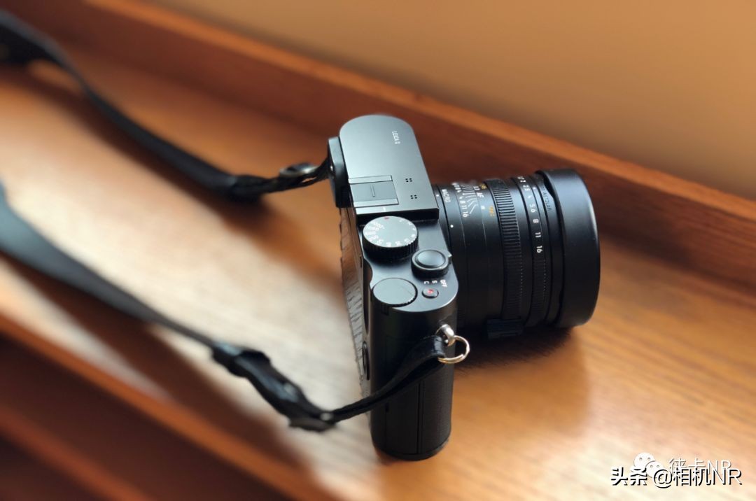 徕卡q3的视频怎么导出来,徕卡q是定焦的么