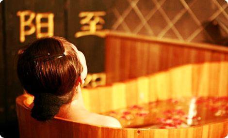 月子期间究竟能不能洗头,月子期间究竟能不能洗头洗澡