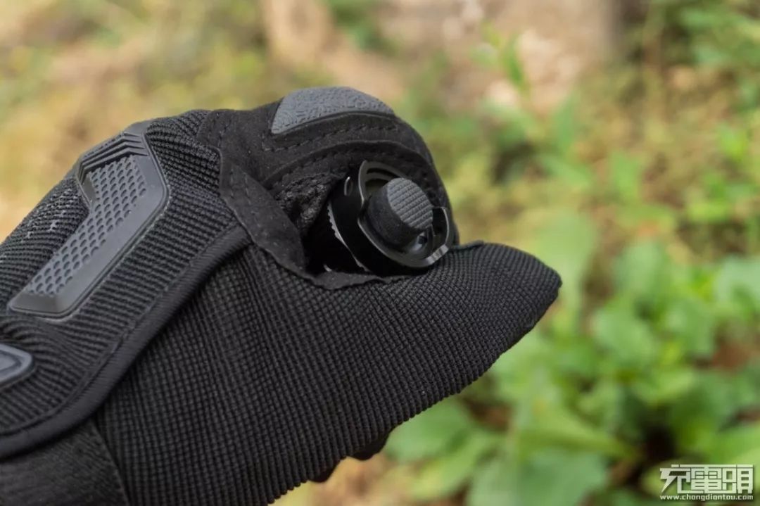 fenix菲尼克斯pd36r强光手电测评,fenixpd36rv2.0战术手电筒