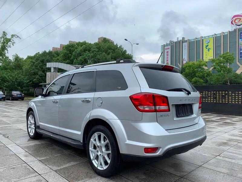 2014年道奇酷威2.4l两驱尊尚版,道奇酷威13年2.4l两驱尊尚版