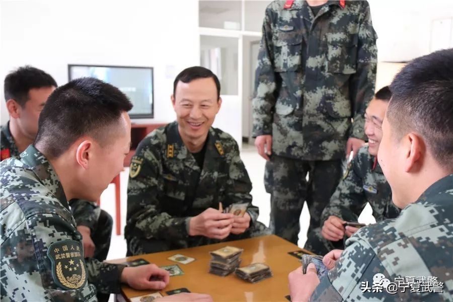 带兵就一定要爆粗口?其实战士们更需要你这样