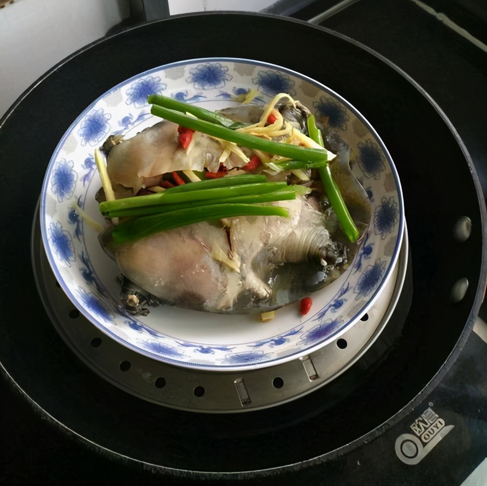 清蒸甲鱼最正确的方法,清蒸甲鱼整只最正确的方法