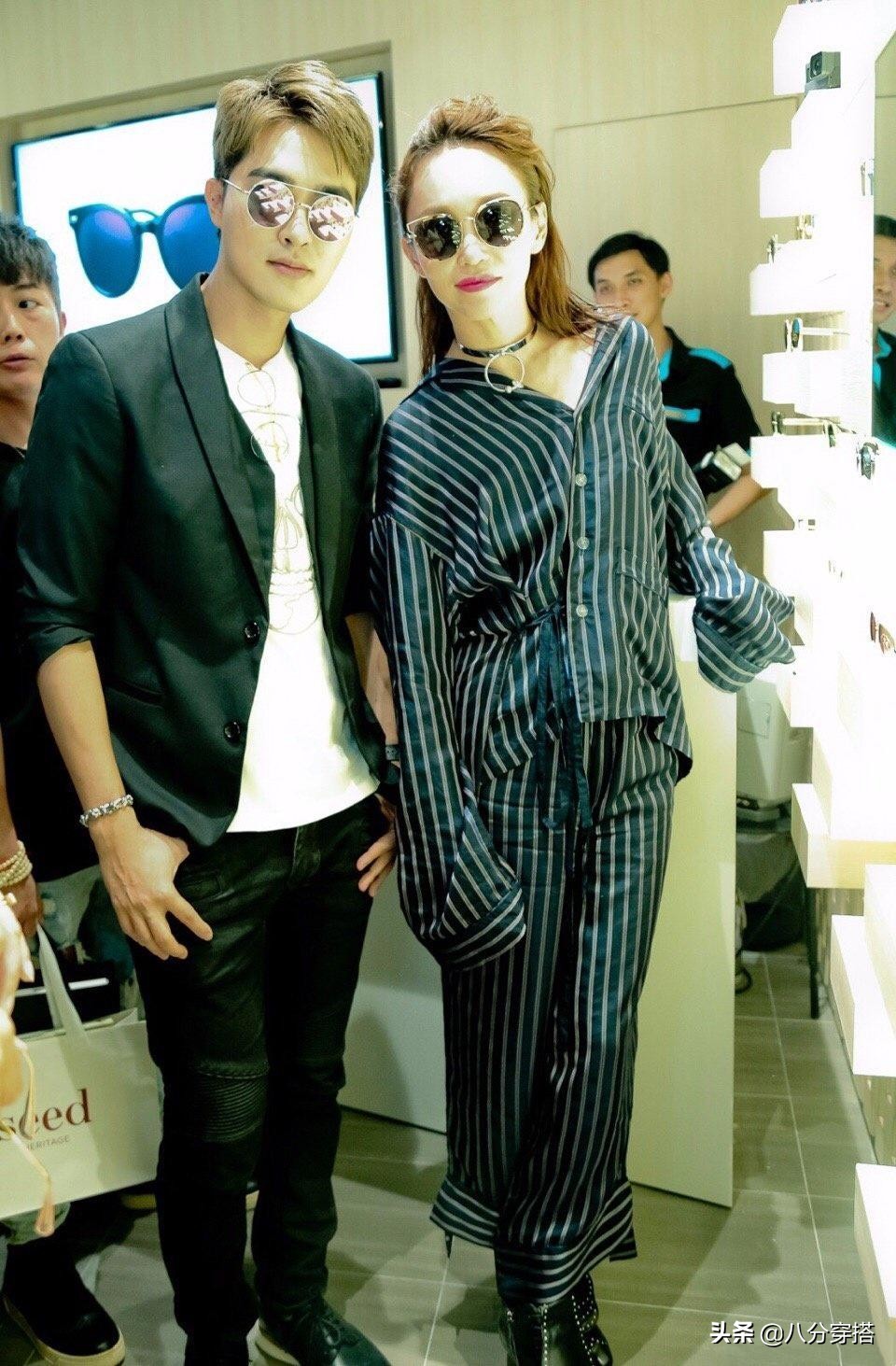 范文芳穿咖色衬衣配皮裙,范文芳气质穿搭