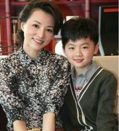 死亡超3万！撤侨令后，董卿双标人设尽毁，张艺谋748万躲过一劫