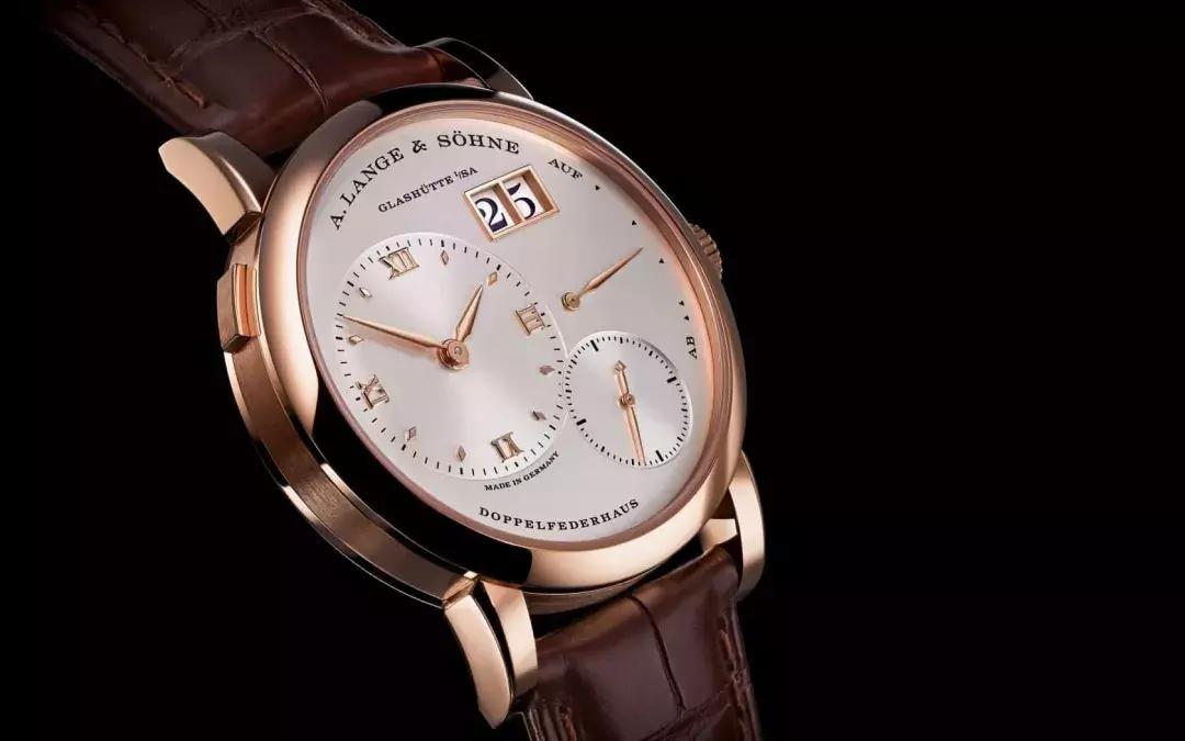 买表要不要买表盘里带日历的,买表要不要二手的