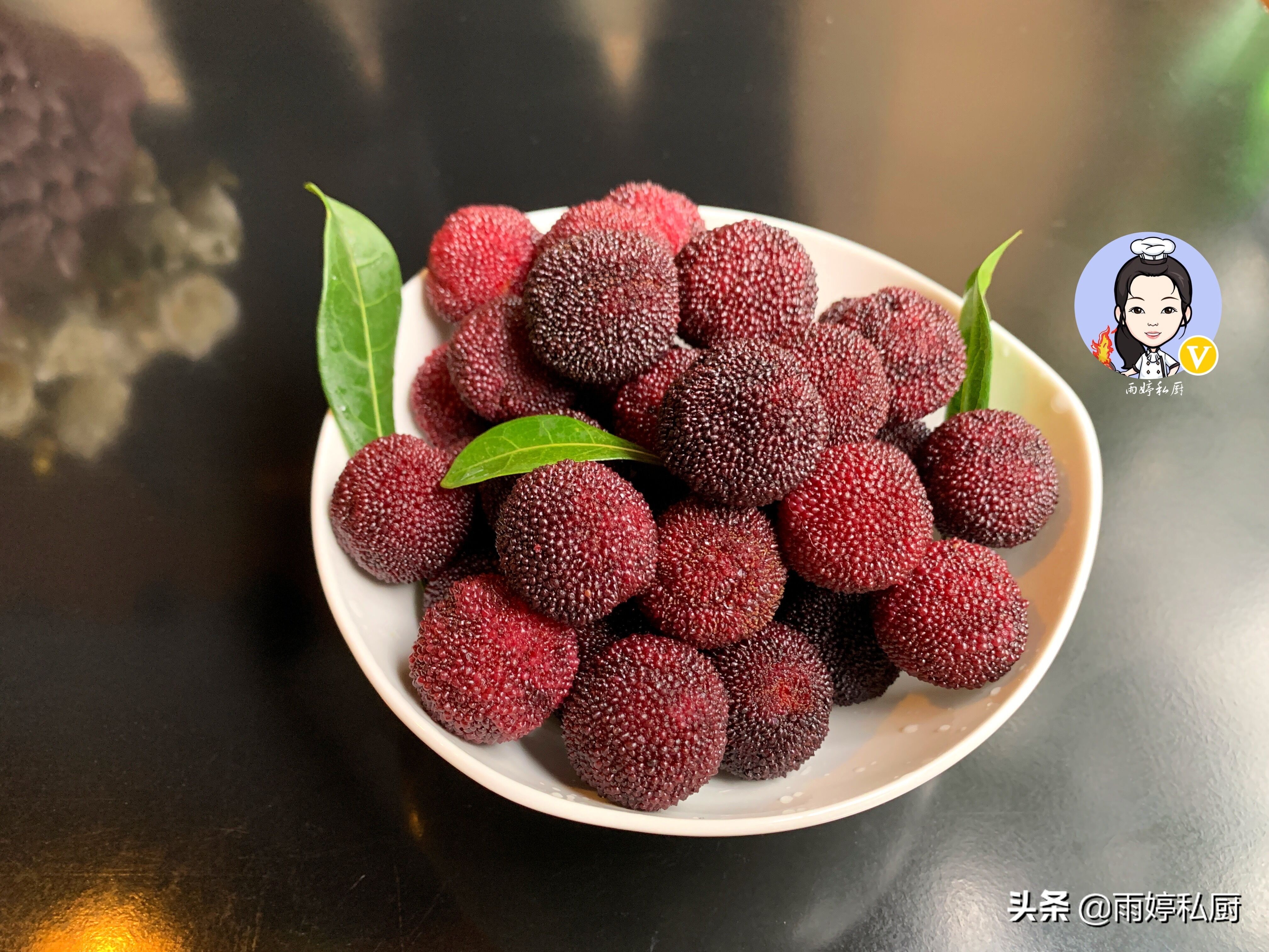 洗杨梅时，用盐水洗相当于吃虫子！老果农：教你1招，虫子全溜走