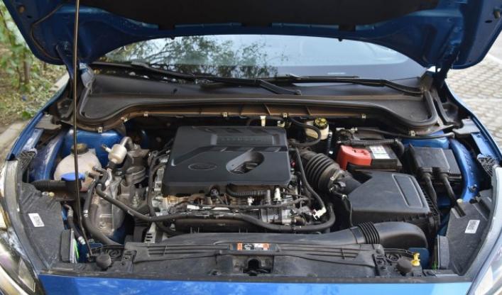 三缸福克斯stline和四缸福克斯st,三缸福克斯发动机价格