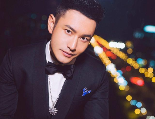 易烊千玺街舞钟汉良起身鼓掌,易烊千玺钟汉良拍照