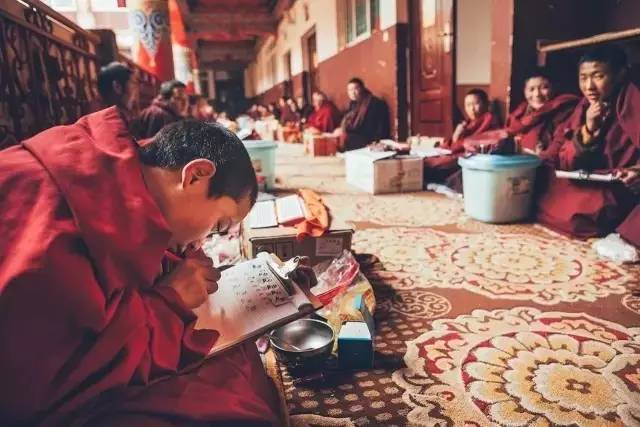 想等一个人一辈子的句子,2019最后一天希望你能陪我一起过