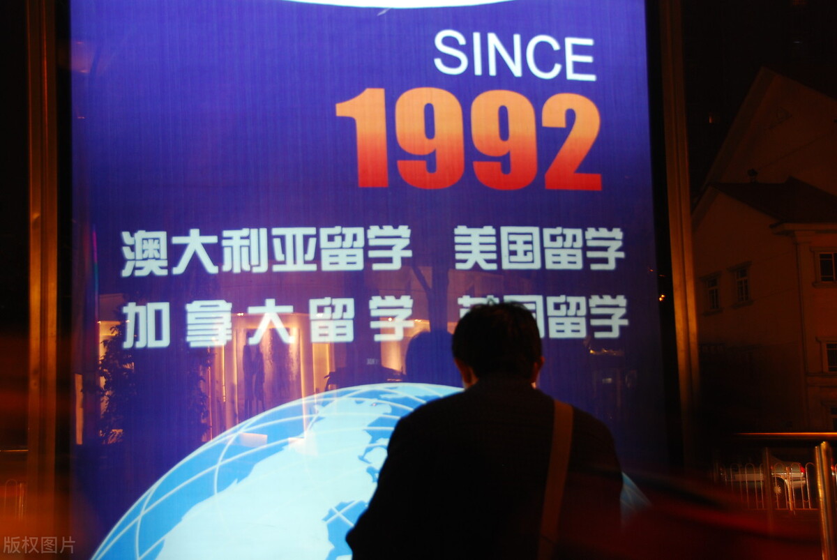 雷军被采访是否愿意使用鸿蒙,小米力挺华为鸿蒙