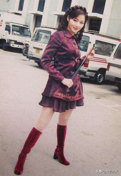 十位女明星今昔对比万绮雯,长腿女星万绮雯