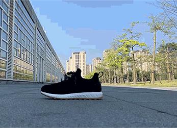 刘强东推荐一双小白鞋,刘强东的鞋子