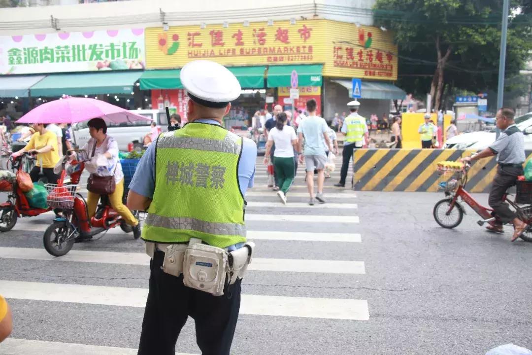 交警查扣的怪异电瓶车,交警查扣的怪异电动车