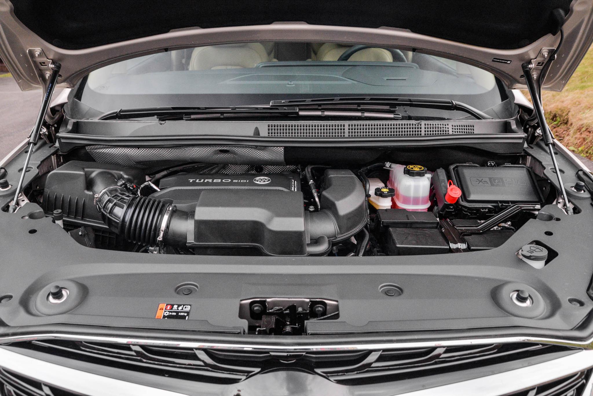 别克gl82022款es陆尊改装,别克gl8es陆尊653t豪华版