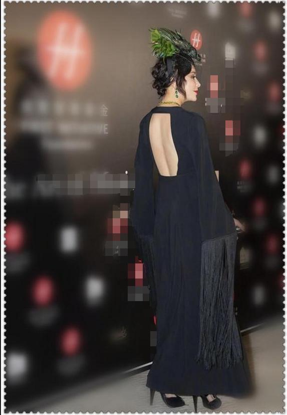 37岁宋慧乔身穿小黑裙简约优雅,宋慧乔颠覆清新风格