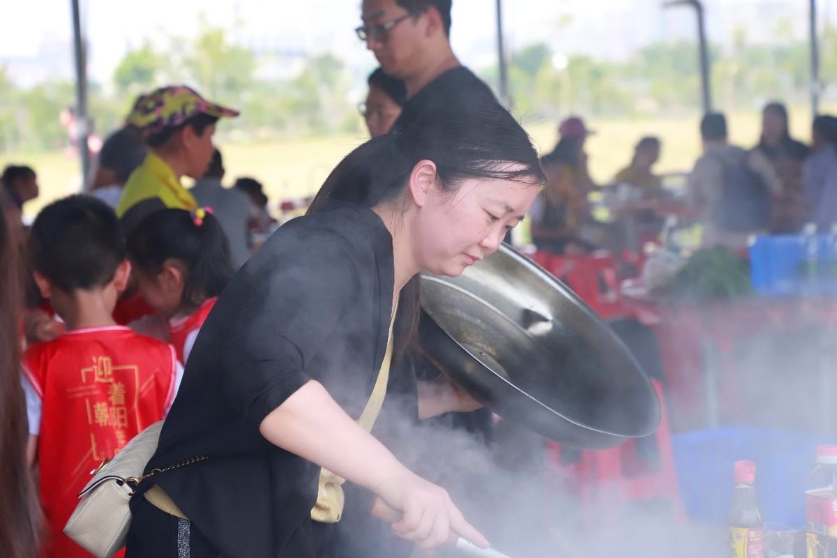 东莞东城万达亲子活动,亲子足球嘉年华广州上演