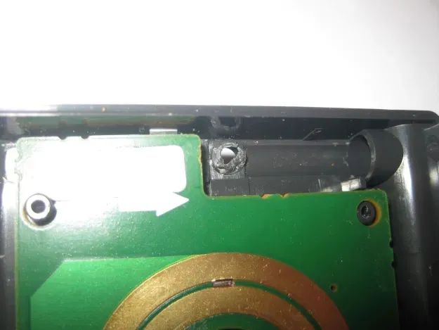 「火腿维修室」修复一台老式SONY收音机天线，他寻求大家的指导