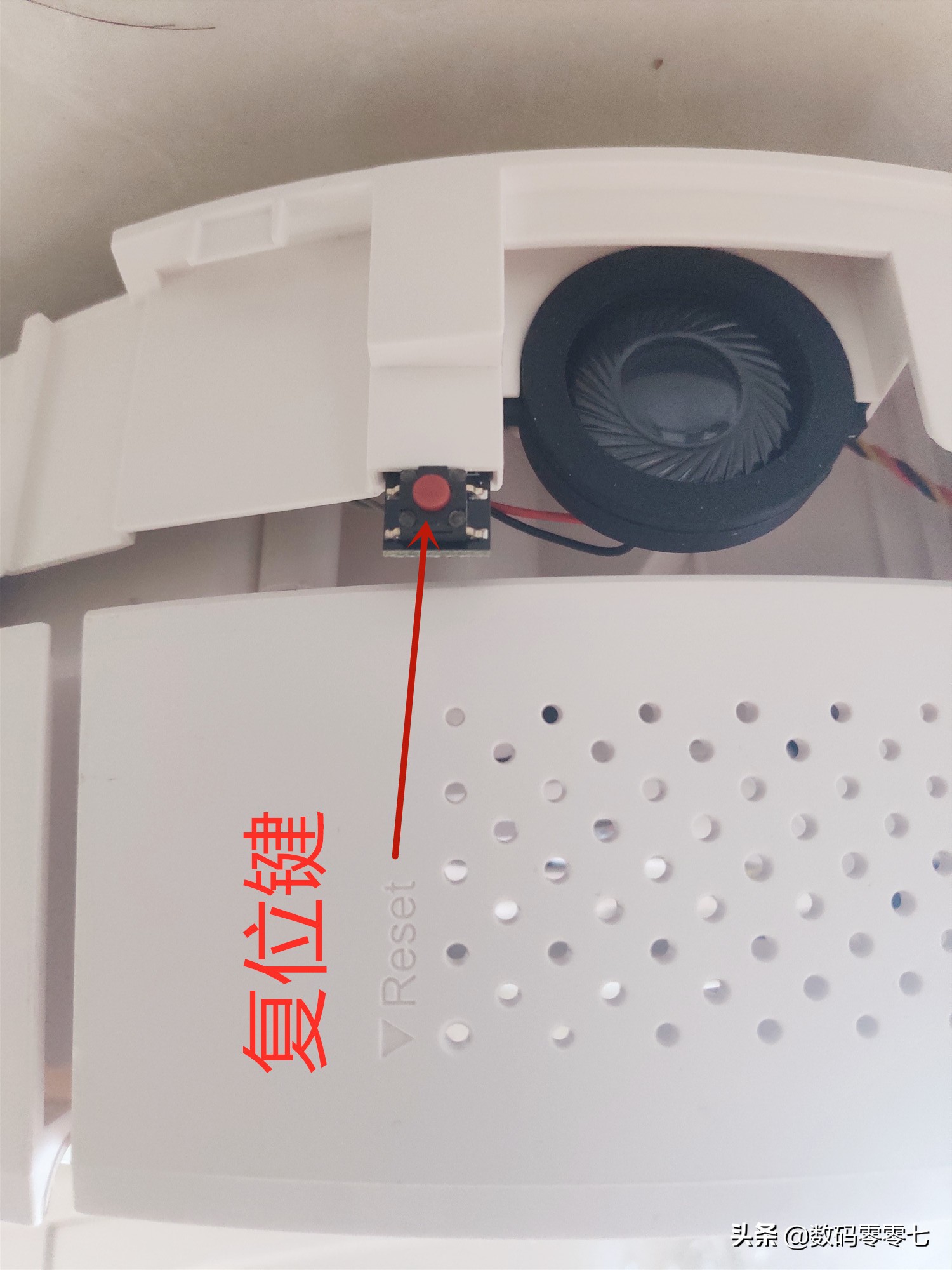 联想扫地机器人拆刷子,联想智能扫地机器人