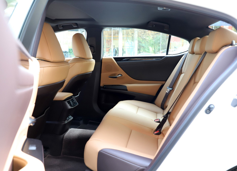 雷克萨斯es200动力评测90多匹,2023雷克萨斯es200动力表现