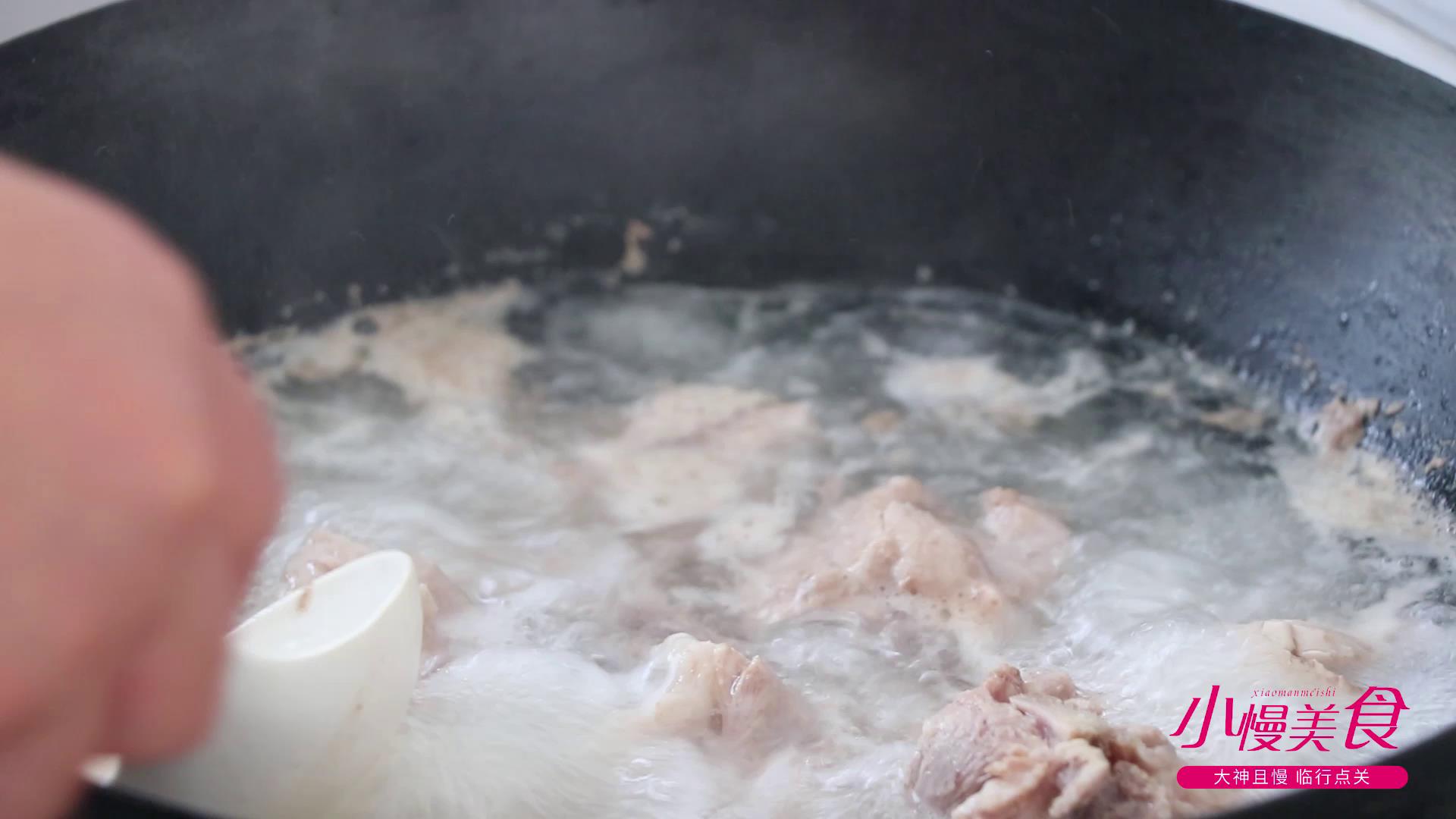 红烧排骨的家常做法最正宗视频,红烧排骨的做法外酥里嫩视频