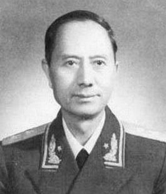 王鹤滨担任毛主席孩子们的家长，李讷为何对其不满：王叔叔不好