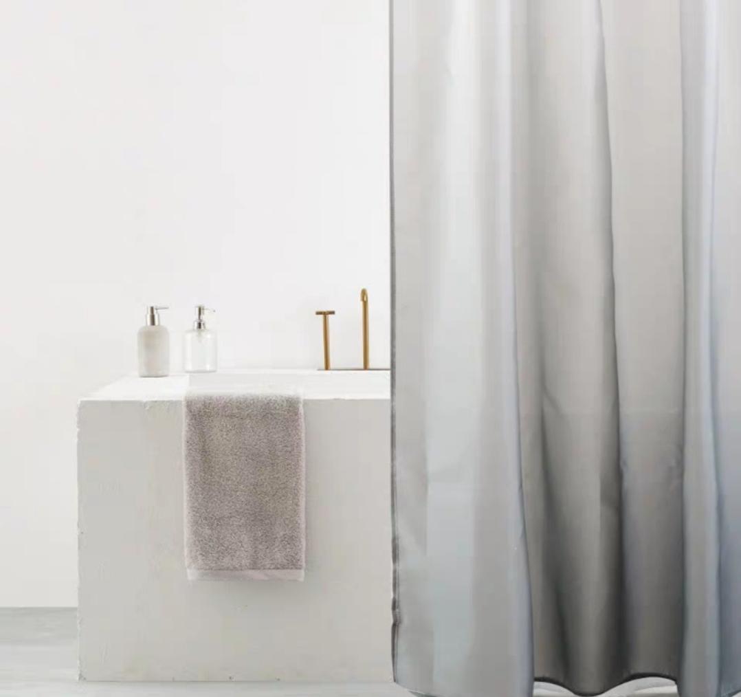 小浴室有必要做隔断吗,淋浴区不装玻璃用浴帘