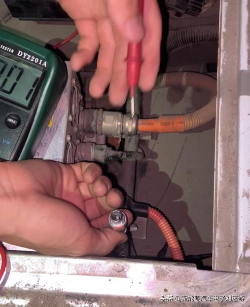 福汽启腾m70ev电池维修,福汽启腾m70充电机维修