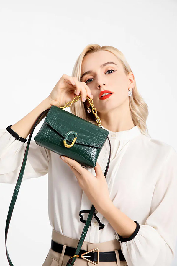 鎯充拱鏂板寘浣嗘瘡涓棫鍖呴兘鑸嶄笉寰楀嚭,cavinkalan瀹樼綉鍖呭寘