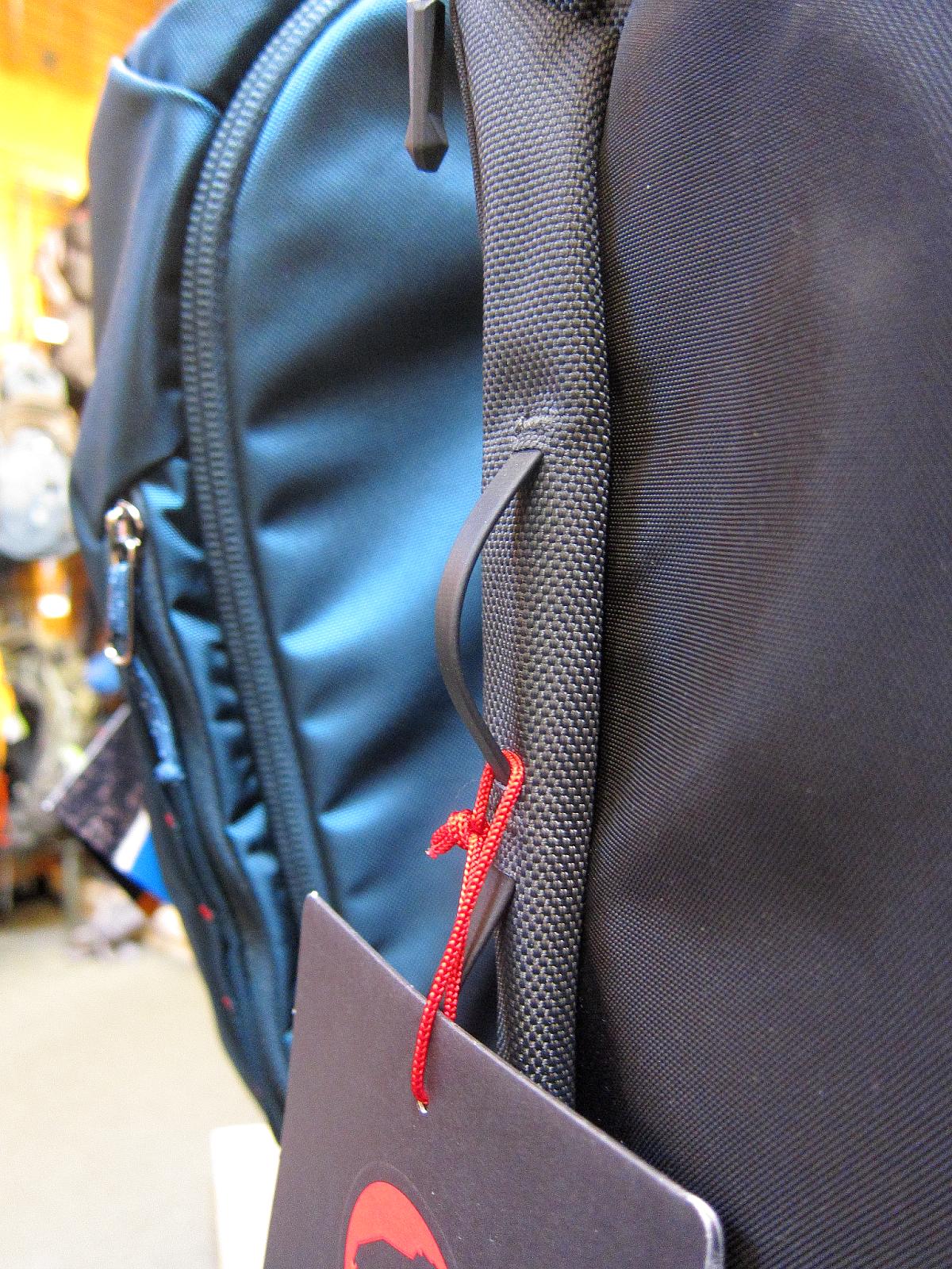 始祖鸟和猛犸象硬壳怎么选,arcteryx始祖鸟真假对比