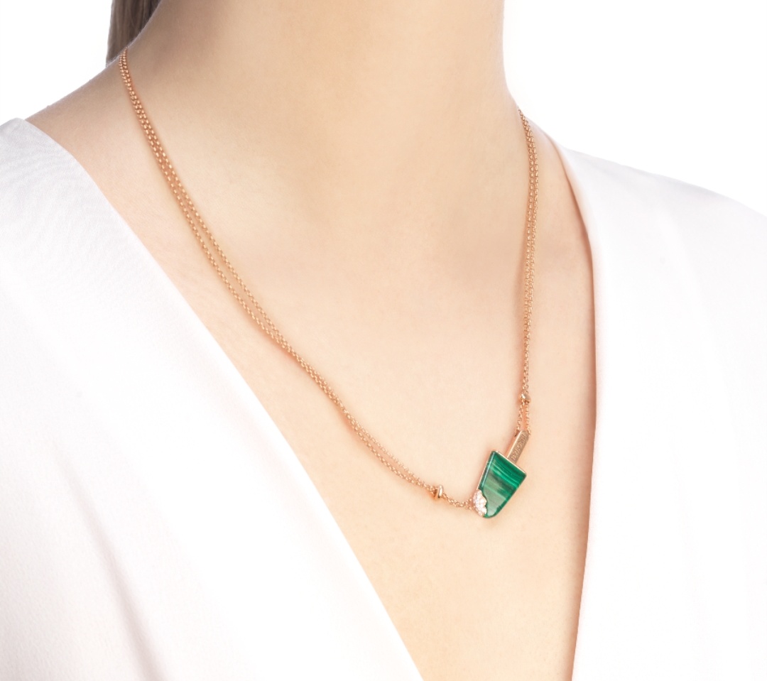 宝格丽、梵克雅宝、周大福、周生生有哪些时尚单品，适合夏天佩戴