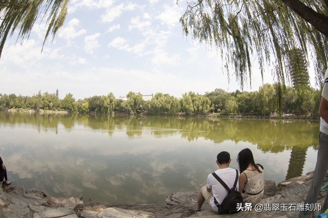 结婚三金买多少克黄金合适,结婚三金是黄金好还是白金好