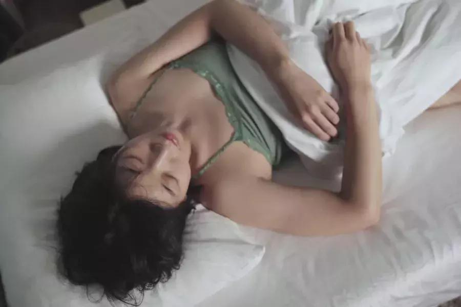 有多少父母把女儿当成了摇钱树,多少父母把爱放在心里