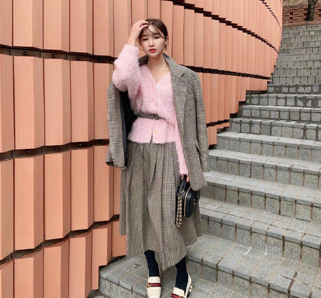 韩国小姐姐夏季穿搭look,可爱的韩国小姐姐教你怎么学穿搭