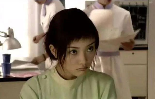 李小璐自曝还未走出目前困境,李小璐最近新爆料