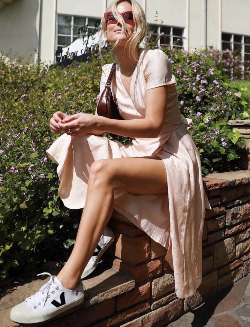 今年流行的帆布鞋品牌,今年流行的帆布鞋颜色学生