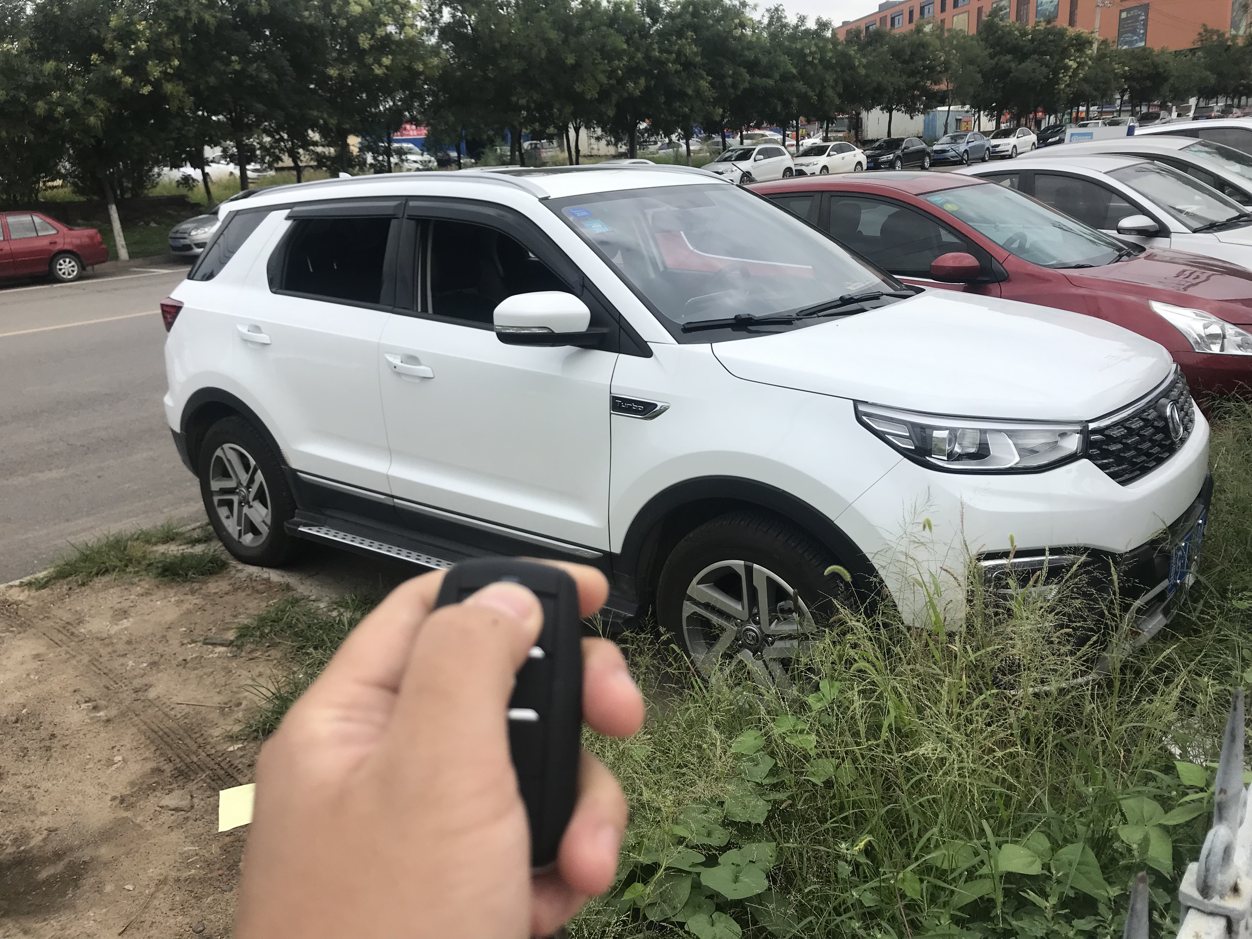 长安cs55遥控钥匙电池怎么换,长安cs55遥控钥匙怎么换电池