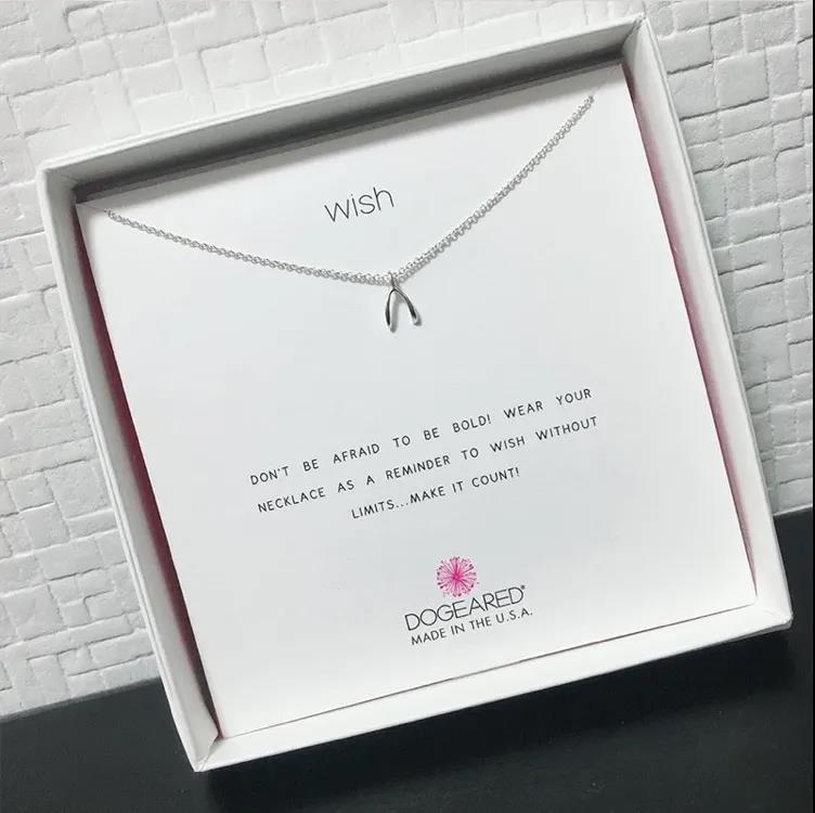 礼物适合上班族女生,适合送女生的饰品类礼物有哪些