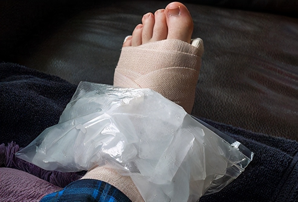 痛风急性期几天后可以测尿酸,痛风发作时吃什么中成药降尿酸