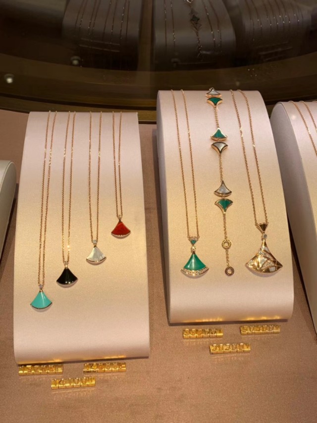 香港哪里买宝格丽便宜,宝格丽慈善款项链香港