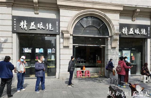 现在江汉路步行街现状,近期的江汉路步行街