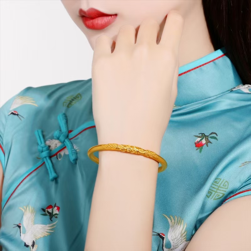 2万元以上油青翡翠手镯,2万左右的糯种翡翠手镯