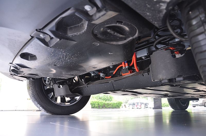 东风标致有一款动力强的车,驾驶感受最好的纯电动suv