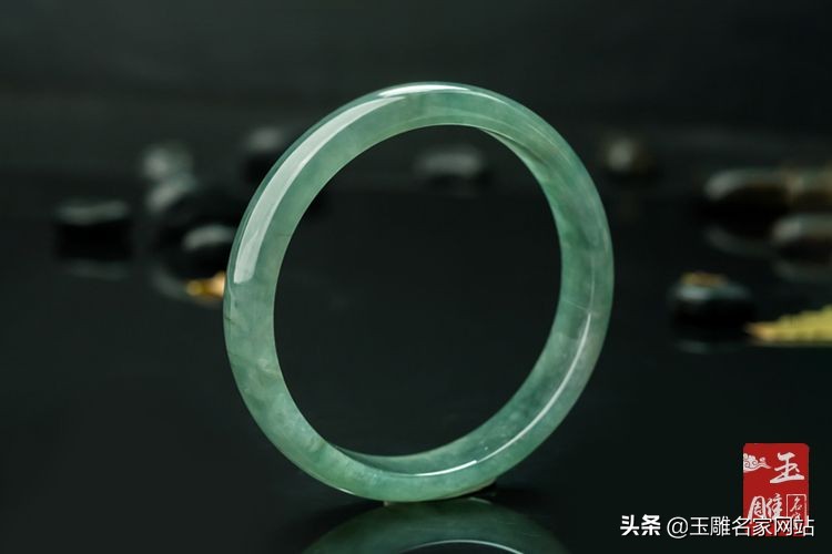 翡翠带有油青好还是不带油青好,冰油青和普通油青有什么区别