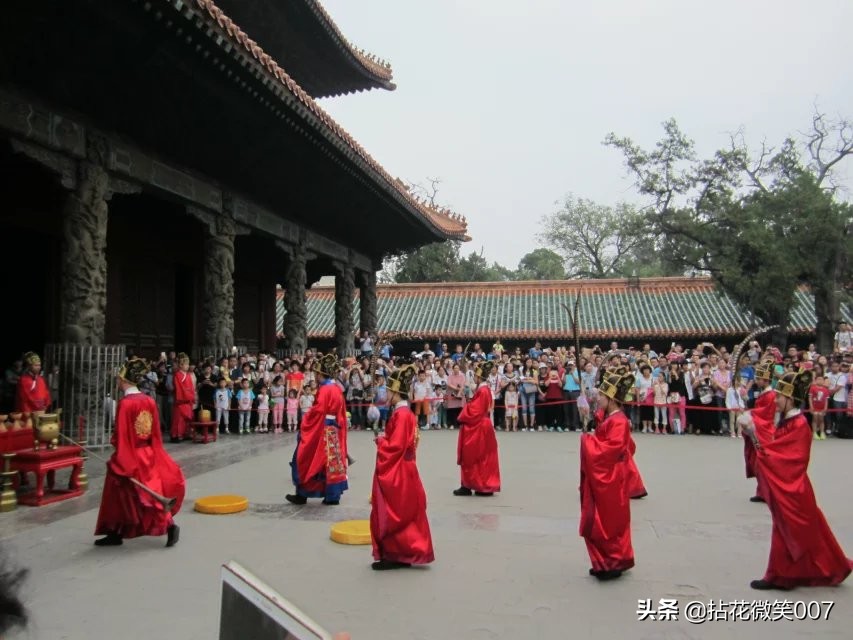 三孔孔府孔庙孔林一日游,孔府与孔庙孔林并称三孔