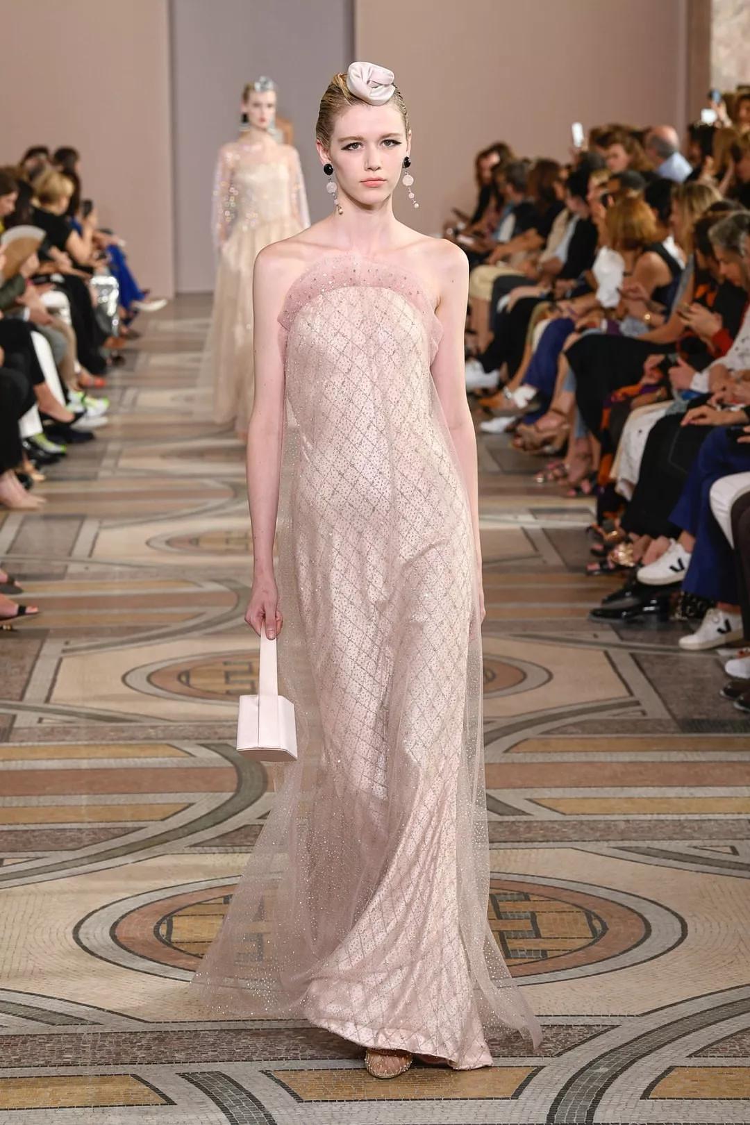 优雅不是炫耀,阿玛尼高定装