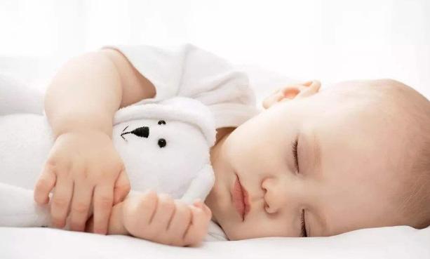 新生儿额头湿疹怎么消除又快又好,额头上湿疹黑斑要多长时间能消除