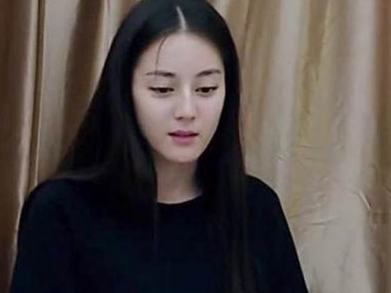 素颜差距最大的女明星,看完这些女星的素颜对比照