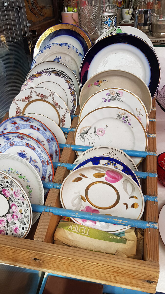 六十年代俄罗斯的跳蚤市场,一元左右的跳蚤市场