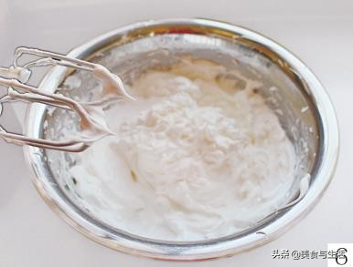 电饭锅做戚风蛋糕最简单的做法,电饭煲自制戚风蛋糕的超简单做法